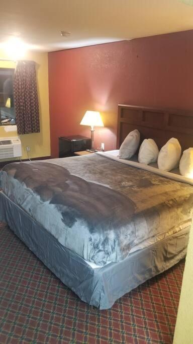 Hotel 2 Queens Beds Hotel Room 127 Stillwater Exterior foto