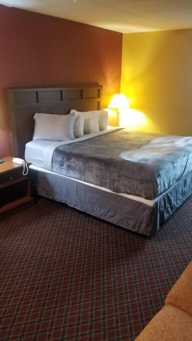 Hotel 2 Queens Beds Hotel Room 127 Stillwater Exterior foto